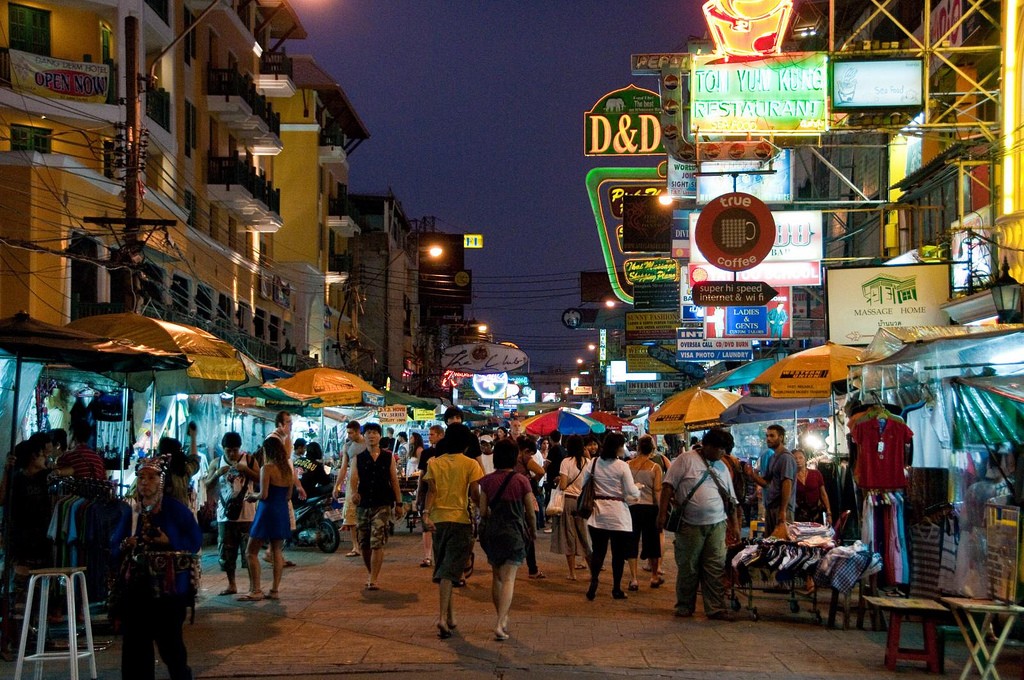 Khao-San-Road-Offers-the-Cheapest-Accommodation-and-Travel-Deals-in-Thailand1